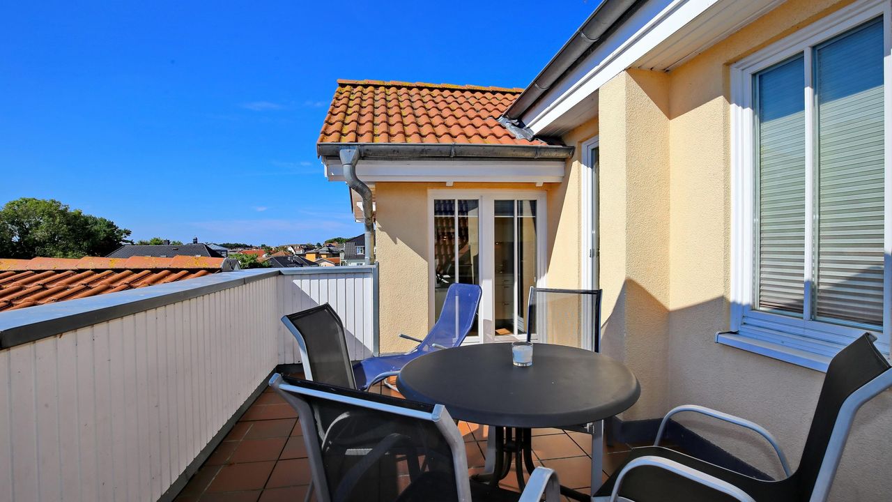 Dachterrasse mit Gartenmöbeln Dachterrasse mit Gartenmöbeln